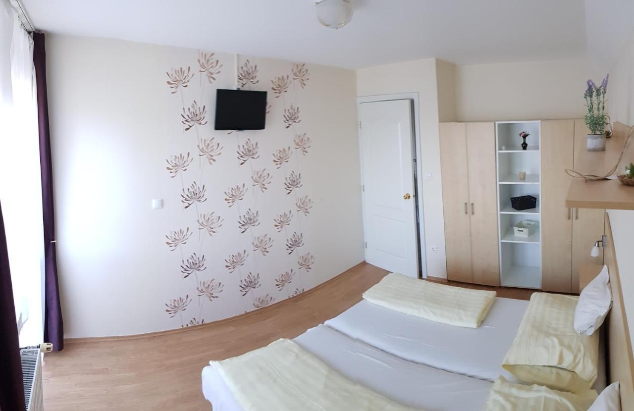 Szaloky Apartmanhaz Денешдиаш Экстерьер фото