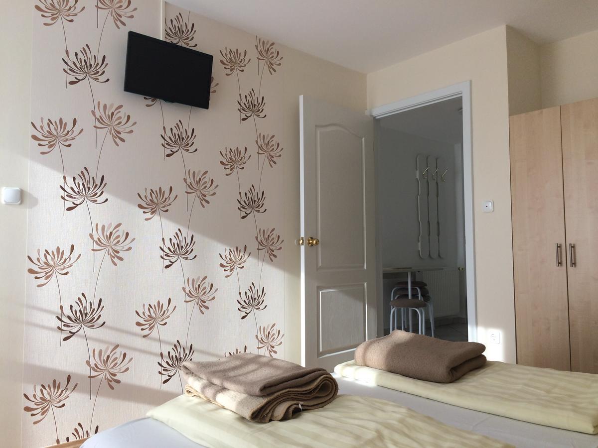 Szaloky Apartmanhaz Денешдиаш Экстерьер фото